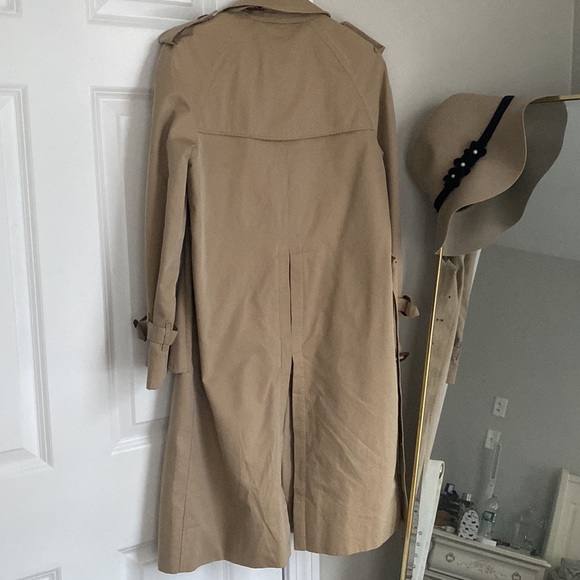 Burberry trench coat - Picture 3 of 3